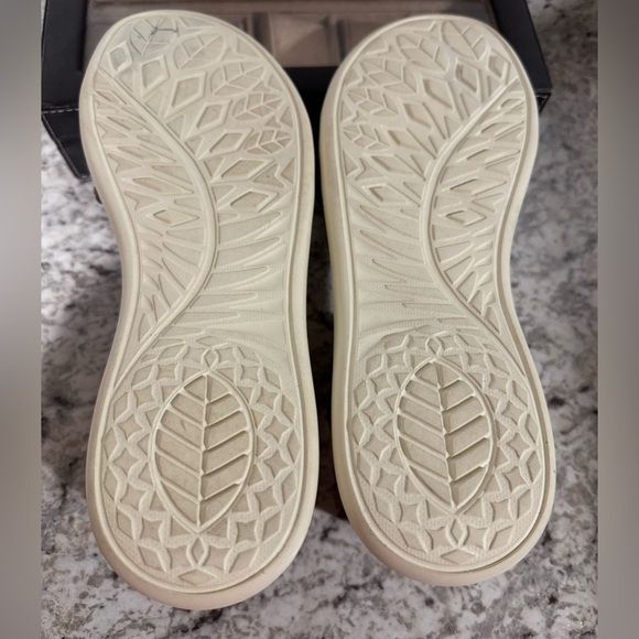 JBU Prague Women's Comfort Adjustable Ankle Strap Flat Open Toe Sandals Size 11M - Picture 10 of 12